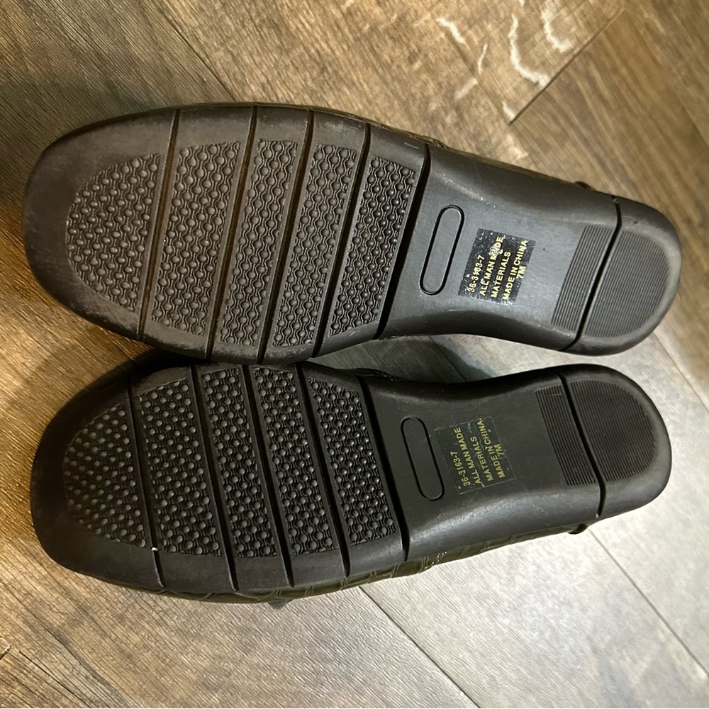 New! 2 pairs of Comfortview Leisa Crocodile Texture Slip on Flats Shoes size 7 - Picture 7 of 8